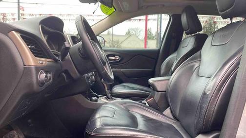 2015 Jeep Cherokee Sport