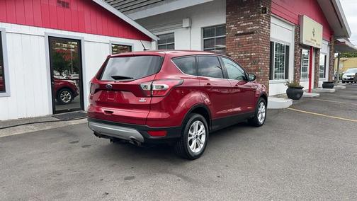 RED 2017 Ford Escape SE