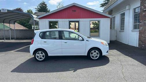 2011 Chevrolet Aveo 5 LT