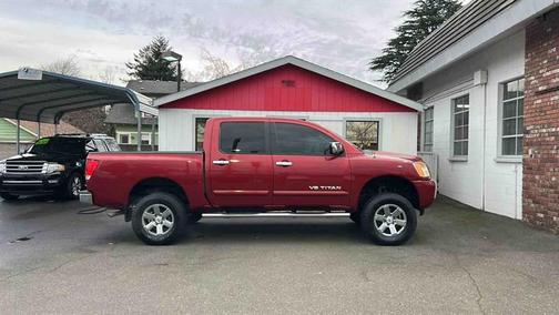 2013 Nissan Titan SV