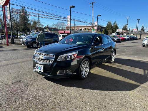BLACK 2013 Chevrolet Malibu 1LZ