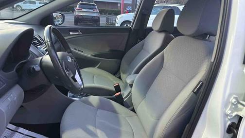 2014 Hyundai Accent SE