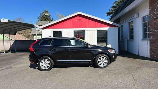Onyx Black Metallic 2016 Volvo XC60 T6