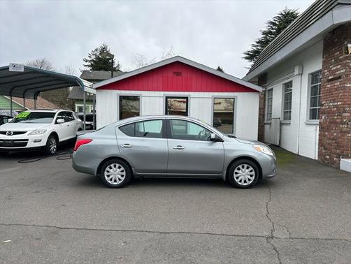 2014 Nissan Versa 1.6 SV
