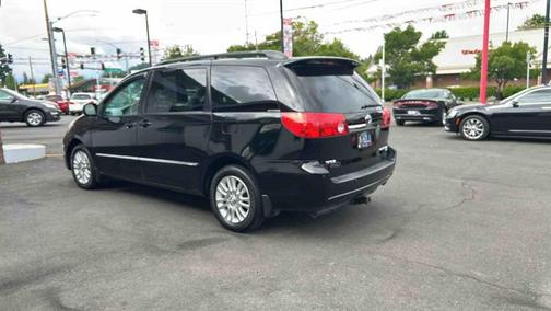 2010 Toyota Sienna XLE Limited