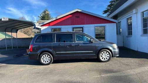2014 Chrysler Town & Country Touring