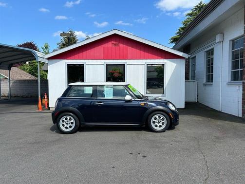 BLUE 2013 MINI Hardtop Cooper