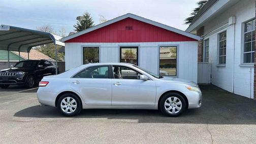Classic Silver Metallic 2010 Toyota Camry LE