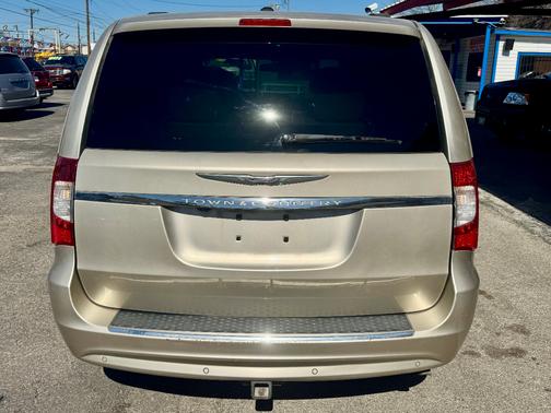 2012 Chrysler Town & Country Touring-L
