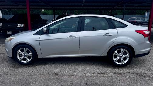 Silver 2013 Ford Focus SE