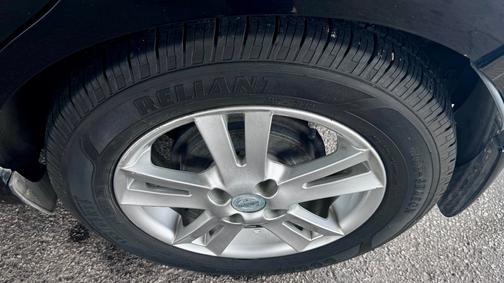 Black 2014 Nissan Versa Note SV