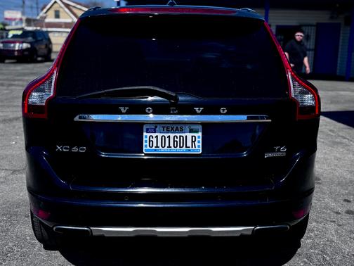 2015 Volvo XC60 T6 Platinum