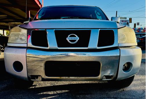 Silver 2005 Nissan Titan SE King Cab