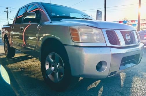 Silver 2005 Nissan Titan SE King Cab