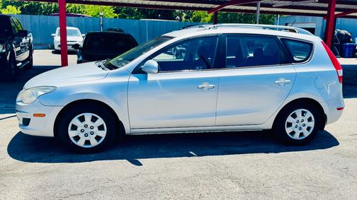 2011 Hyundai Elantra Touring GLS