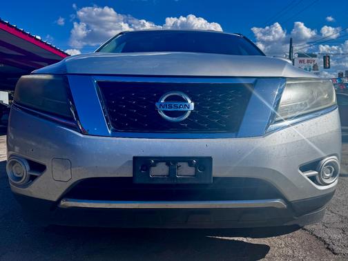 Silver 2013 Nissan Pathfinder SV