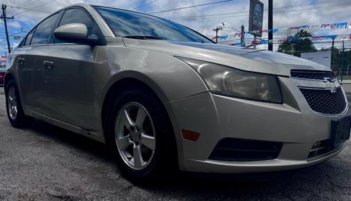 Gold 2013 Chevrolet Cruze 2LT