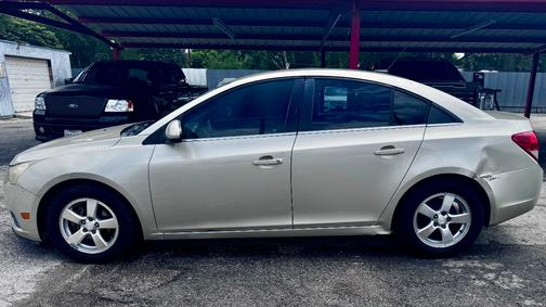 Gold 2013 Chevrolet Cruze 2LT