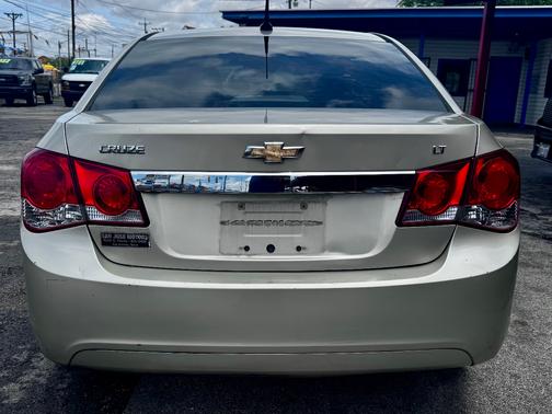 Gold 2013 Chevrolet Cruze 2LT