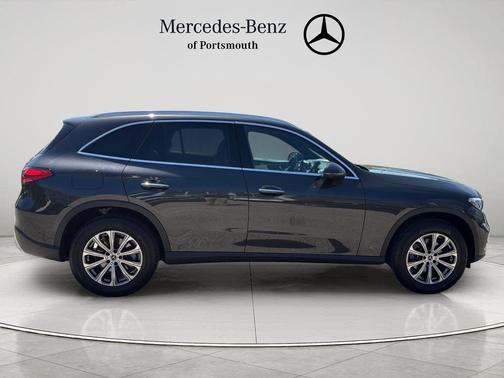Graphite Gray Metallic 2026 Mercedes-Benz GLC 300 Base 4MATIC