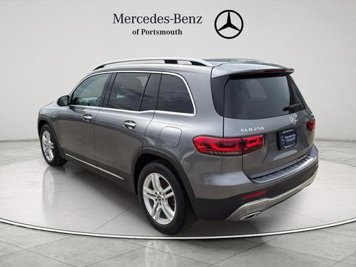 Mountain Gray Metallic 2022 Mercedes-Benz GLB 250 Base 4MATIC