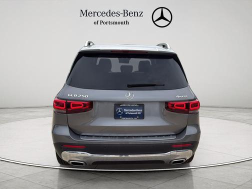 Mountain Gray Metallic 2022 Mercedes-Benz GLB 250 Base 4MATIC