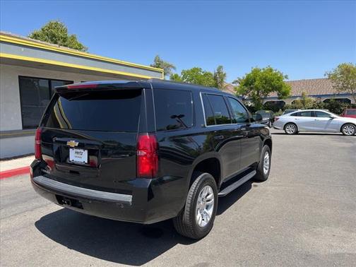 Photo 4 of 27 of 2020 Chevrolet Tahoe LT