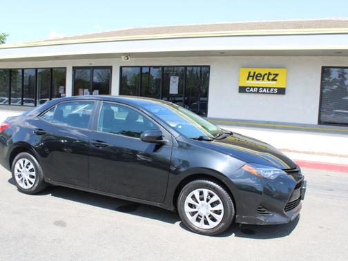 Photo 2 of 26 of 2019 Toyota Corolla LE