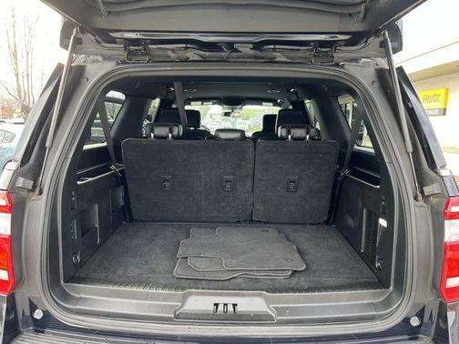 Photo 3 of 7 of 2021 Ford Expedition Max XLT