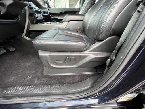 Photo 5 of 7 of 2021 Ford Expedition Max XLT