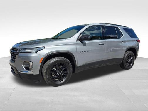 Sterling Gray Metallic 2023 Chevrolet Traverse LS