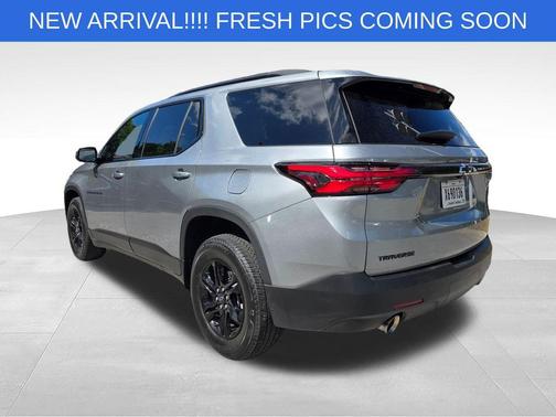 Sterling Gray Metallic 2023 Chevrolet Traverse LS