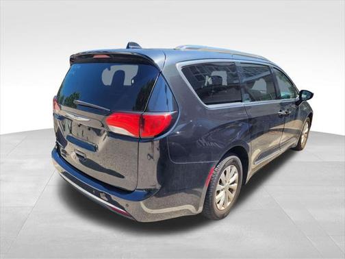 2018 Chrysler Pacifica Touring-L Plus