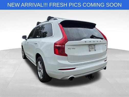 Ice White 2019 Volvo XC90 T5 Momentum