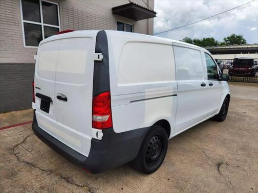 2017 Mercedes-Benz Metris Base