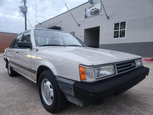 1985 Toyota Camry DLX 4D Sedan