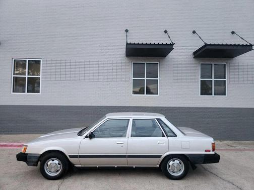 1985 Toyota Camry DLX 4D Sedan