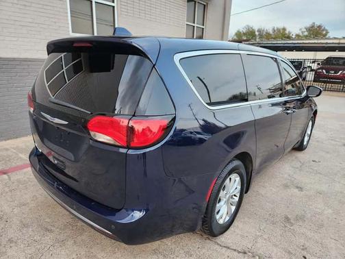 2020 Chrysler Pacifica Touring
