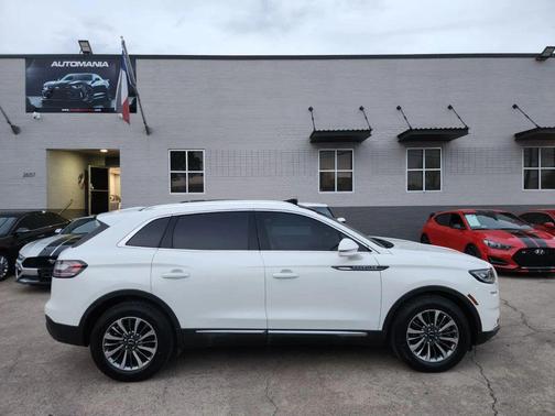 2021 Lincoln Nautilus Reserve