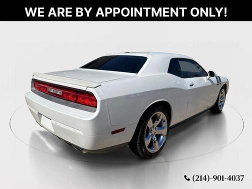 Ivory Tri-Coat Pearl 2014 Dodge Challenger R/T