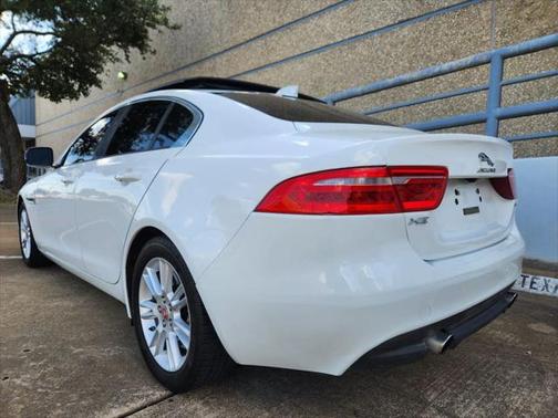 2017 Jaguar XE 25t Premium