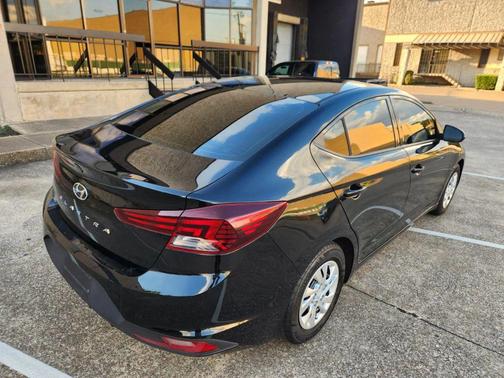 2020 Hyundai ELANTRA SE