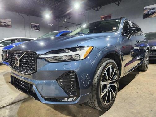 2024 Volvo XC60 B5 Plus Dark Theme