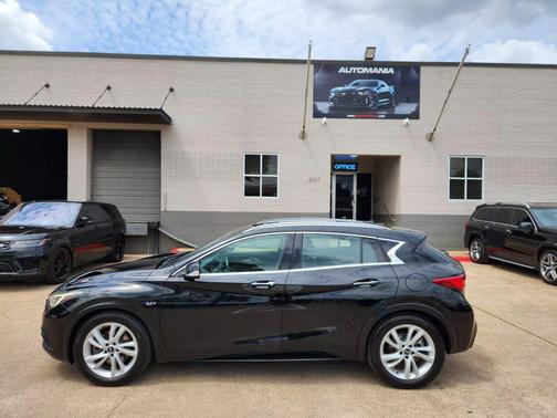 2018 INFINITI QX30 Premium