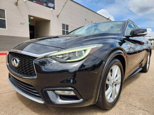 2018 INFINITI QX30 Premium
