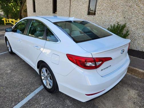 2017 Hyundai SONATA SE