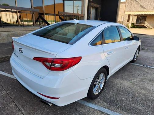 2017 Hyundai SONATA SE