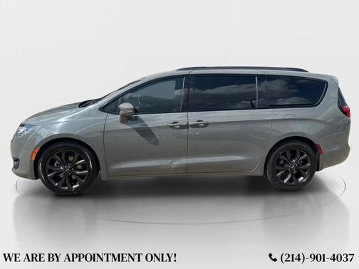 Ceramic Gray Clearcoat 2020 Chrysler Pacifica Red S Edition