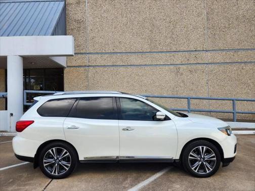 2017 Nissan Pathfinder Platinum
