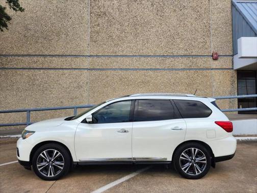 2017 Nissan Pathfinder Platinum